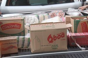 Hospital de Cncer de MT recebe parte de doao de alimentos do Shopping Popular